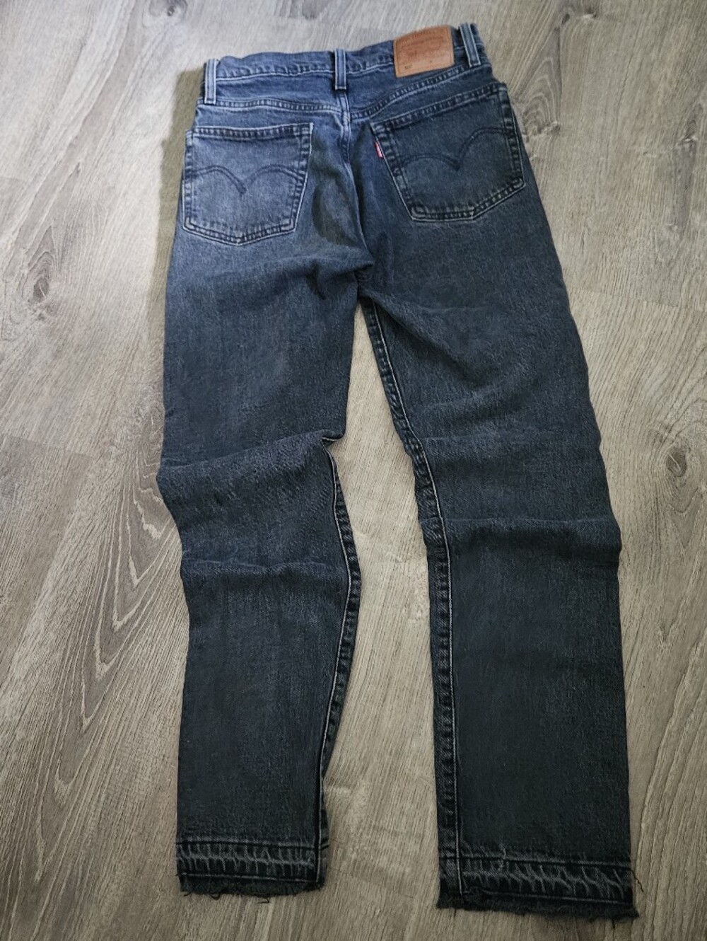 2K Levi's Premium 501 Faded Black Charcoal Denim Distressed Step Hem W26